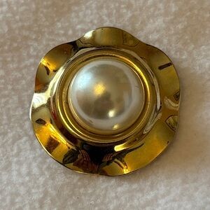 Elegant Fashoon Gold and Pearl Scarf Ring/Clip